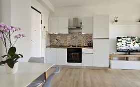 The Stopover Suite House